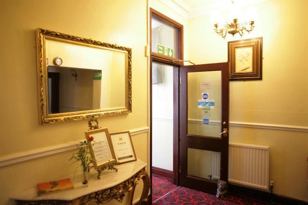 Hamilton Court Hotel Chester Exterior photo